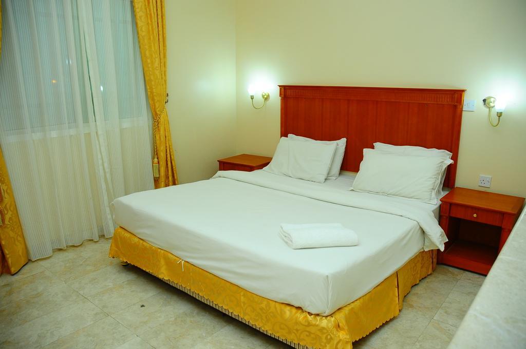 Al Faisal Hotel Suites Sur Room photo